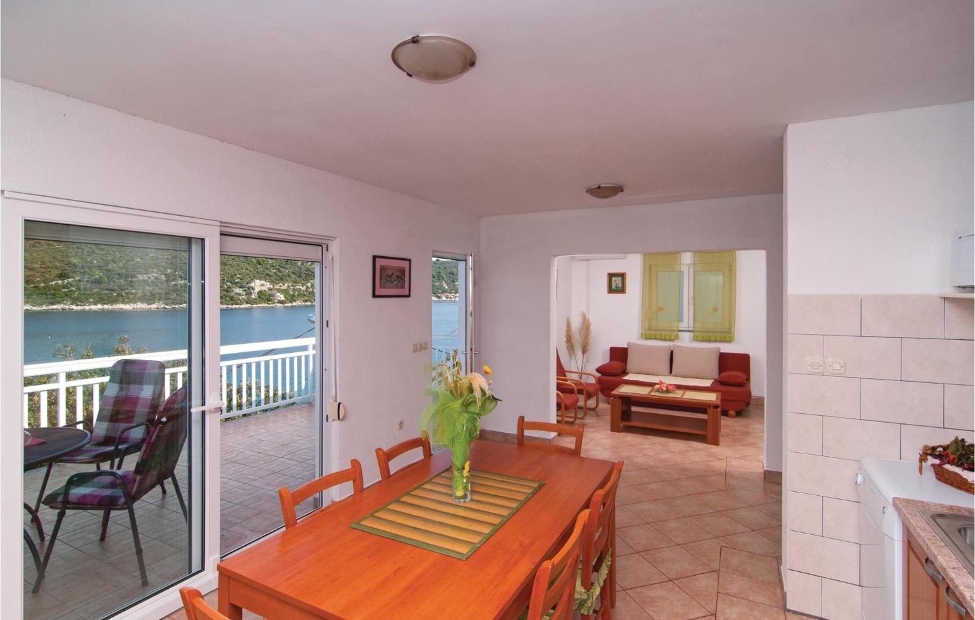 2 Bedroom Awesome Apartment In Drvenik Veliki Екстер'єр фото