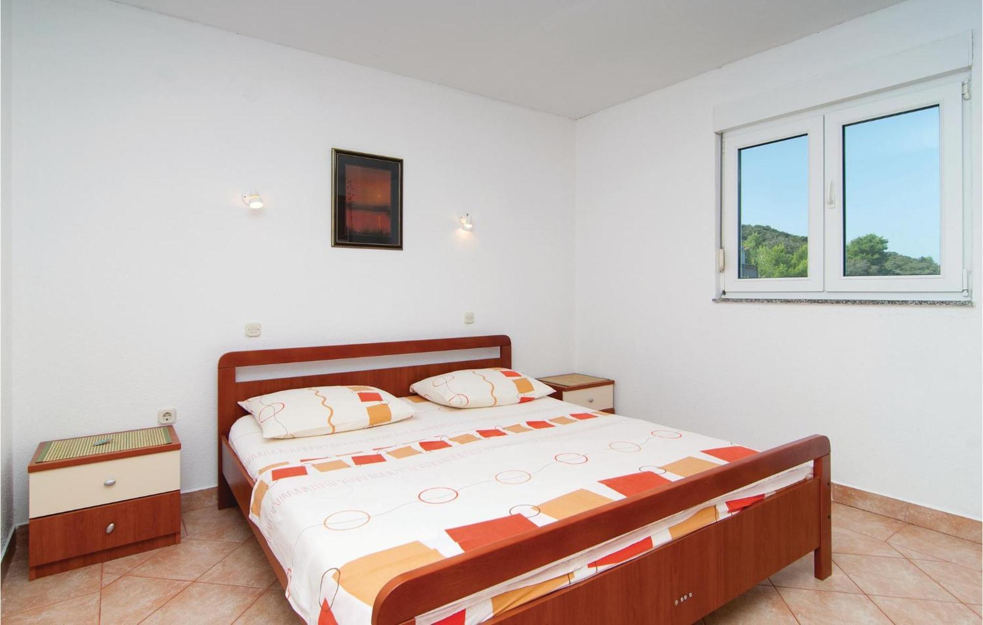 2 Bedroom Awesome Apartment In Drvenik Veliki Екстер'єр фото